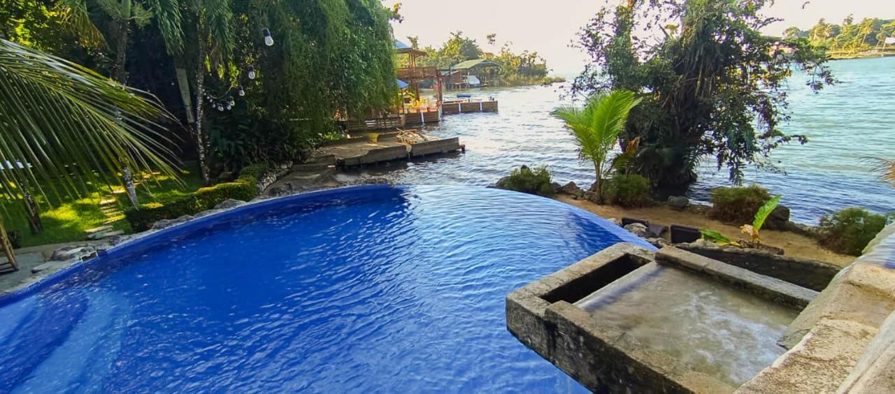 Casa Caribe Hotel Río Dulce Exterior photo