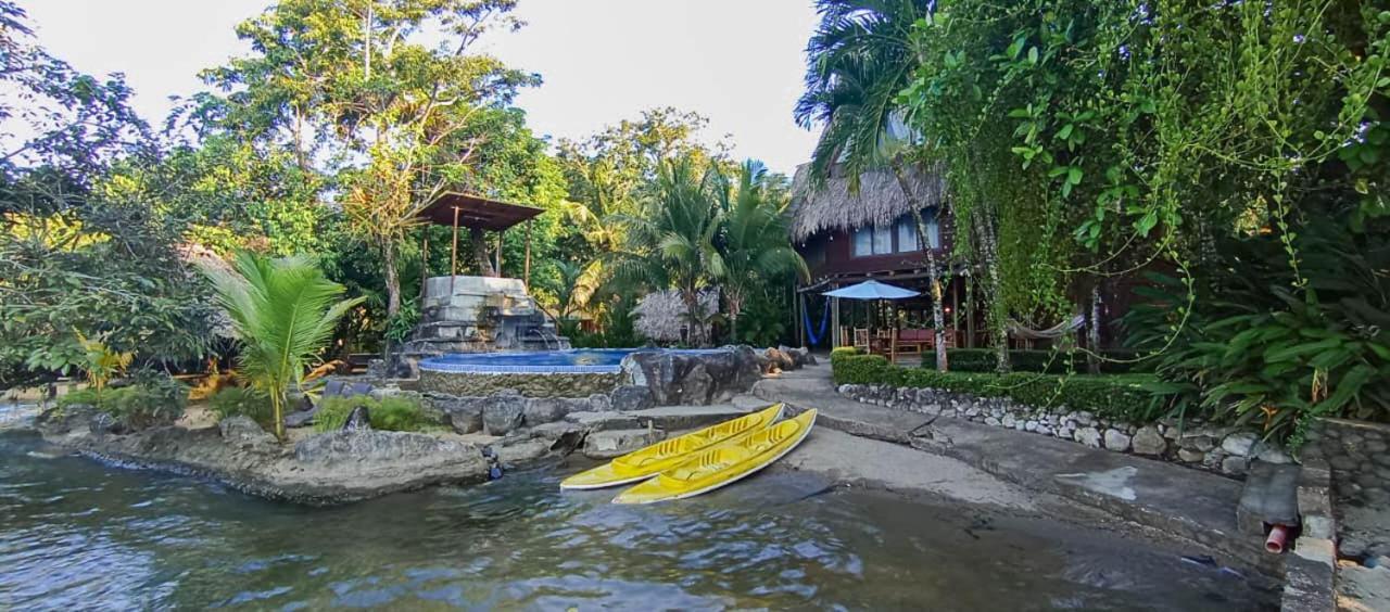 Casa Caribe Hotel Río Dulce Exterior photo
