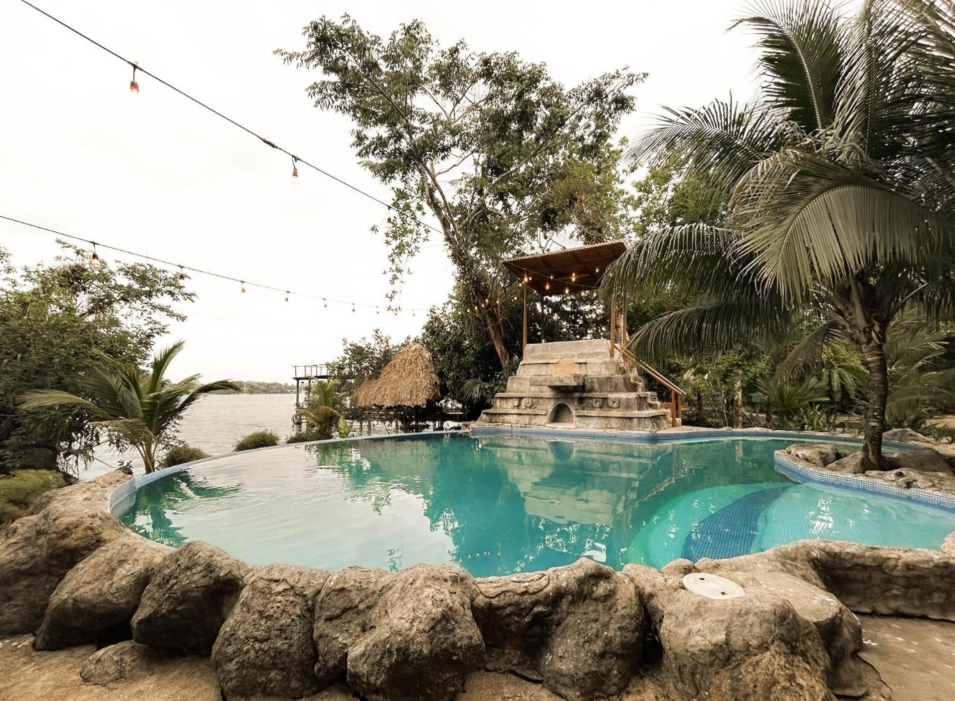 Casa Caribe Hotel Río Dulce Exterior photo